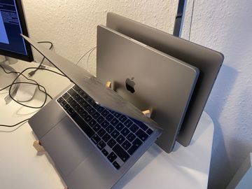 Picture of the laptop stand